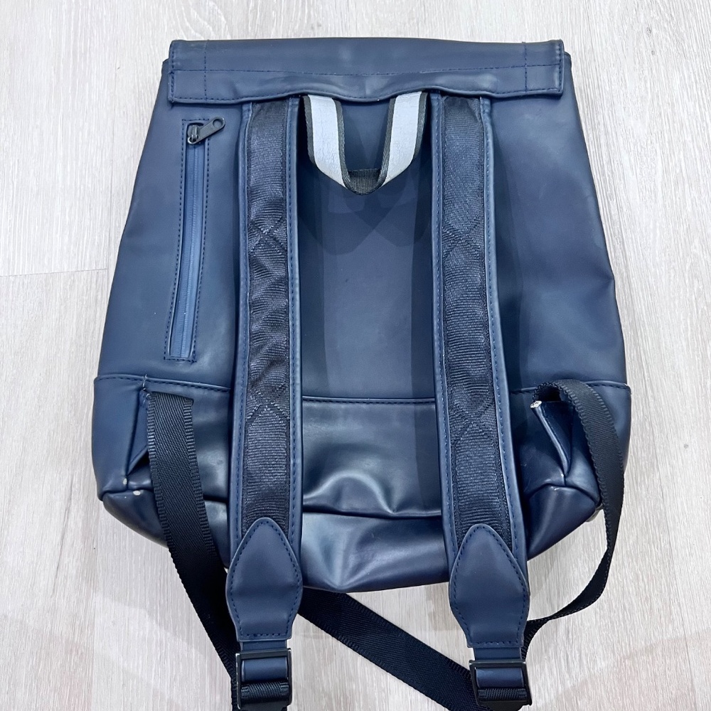 Hunter x Target Limited Edition Navy Water Repellent Backpack - Picture 3 of 12